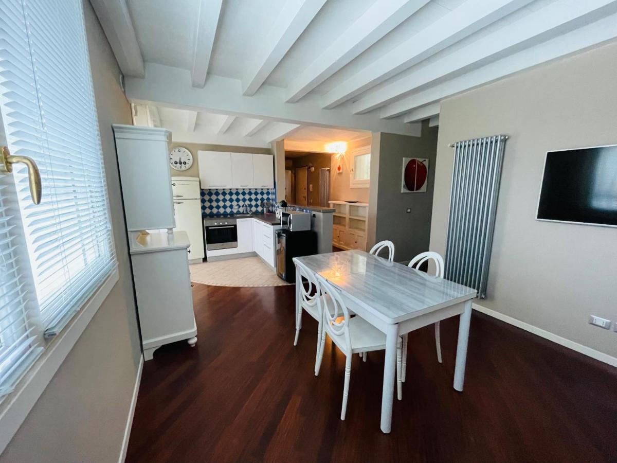 Apartamento Desehouse Desenzano del Garda Exterior foto